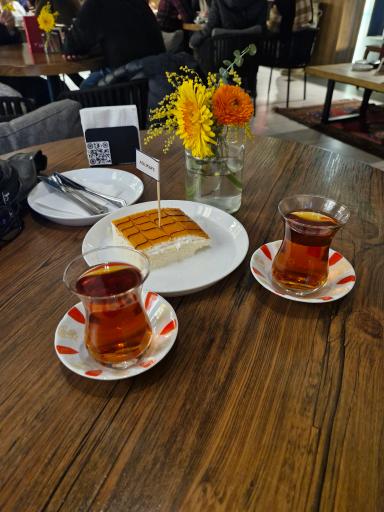 عکس آدلی کافه مرزداران