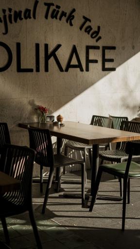 آدلی کافه مرزداران