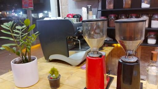 عکس کافه قهوه ۱۱۱