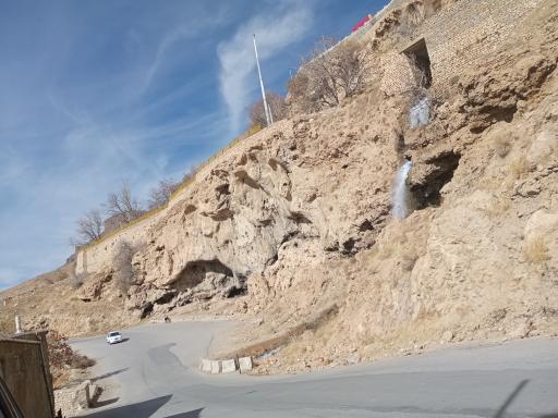 عکس آبشار تقرچه یا زیر مدرسه