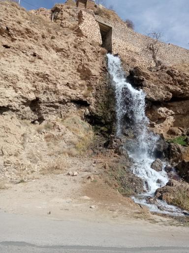 عکس آبشار تقرچه یا زیر مدرسه