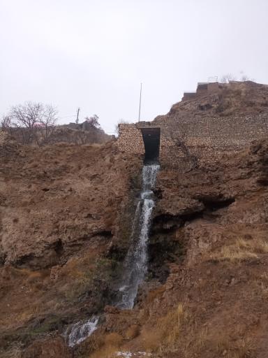 عکس آبشار تقرچه یا زیر مدرسه