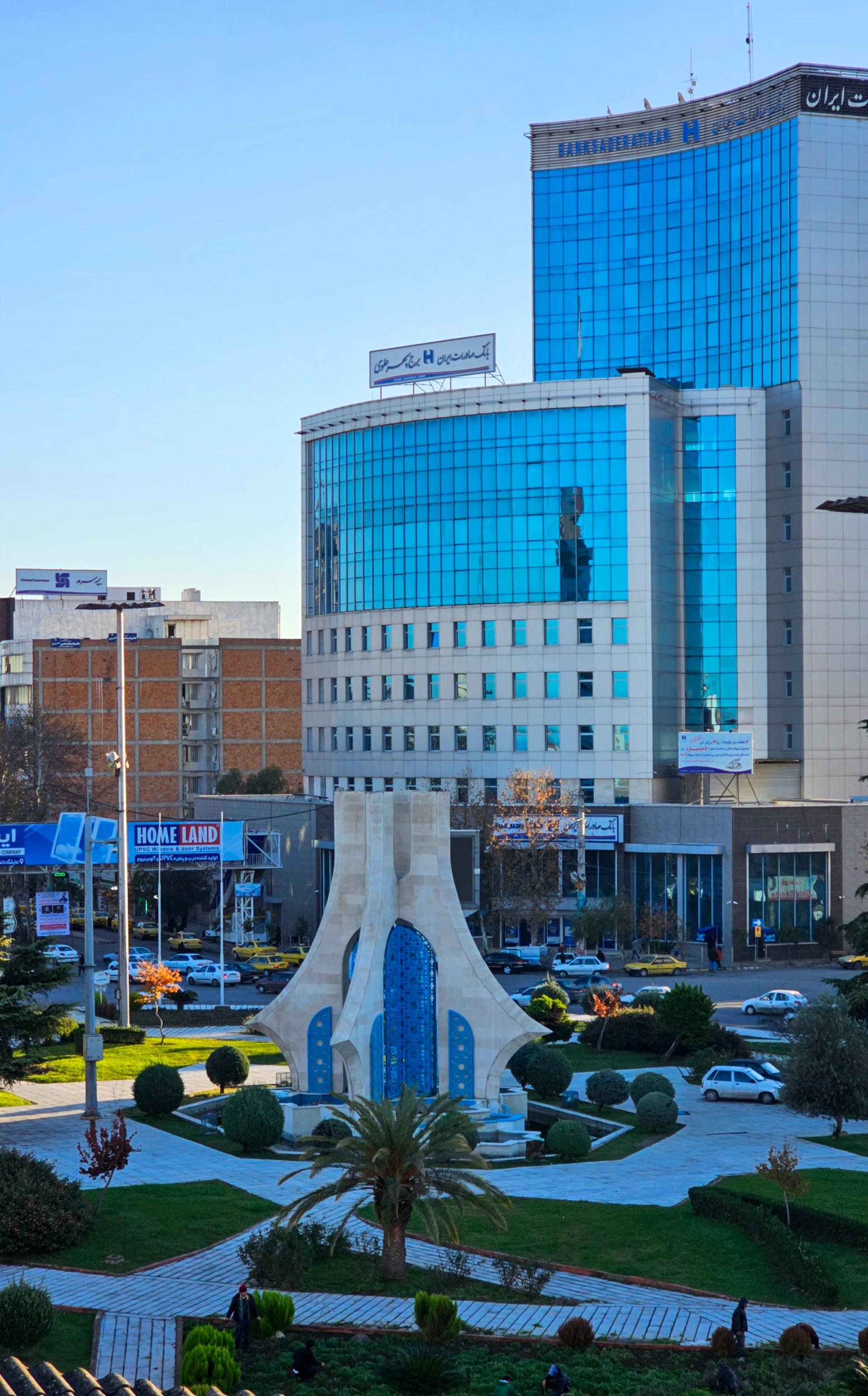 عکس فضای سبز میدان امام