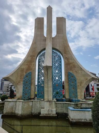 عکس فضای سبز میدان امام