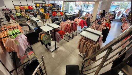 عکس پوشاک و کفش کودک و نوجوان لیو