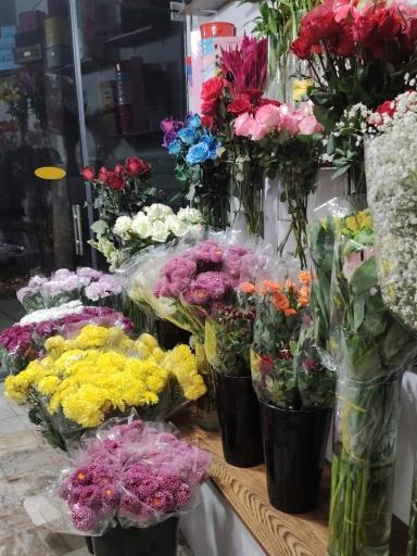 عکس گلفروشی رزگل