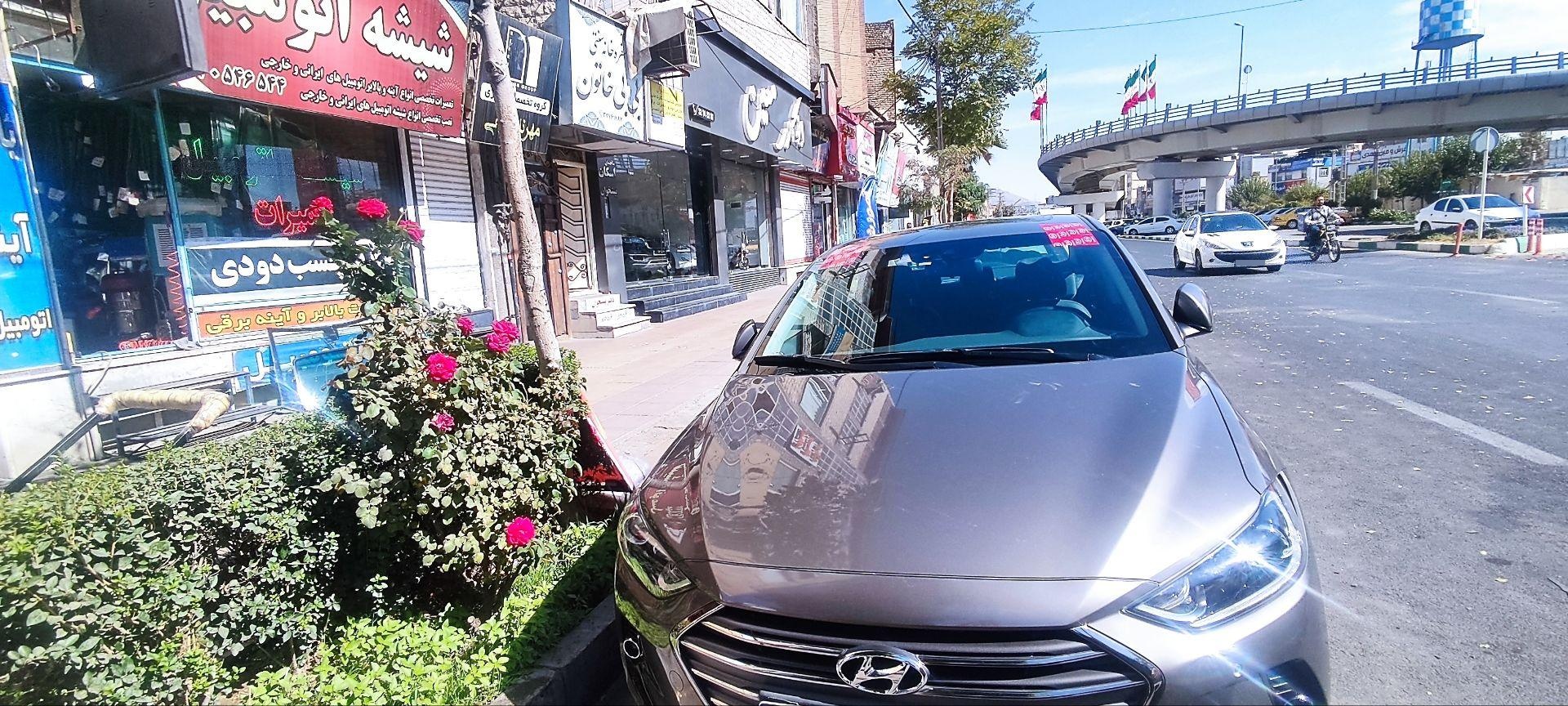 عکس شیشه اتومبیل مهدی 