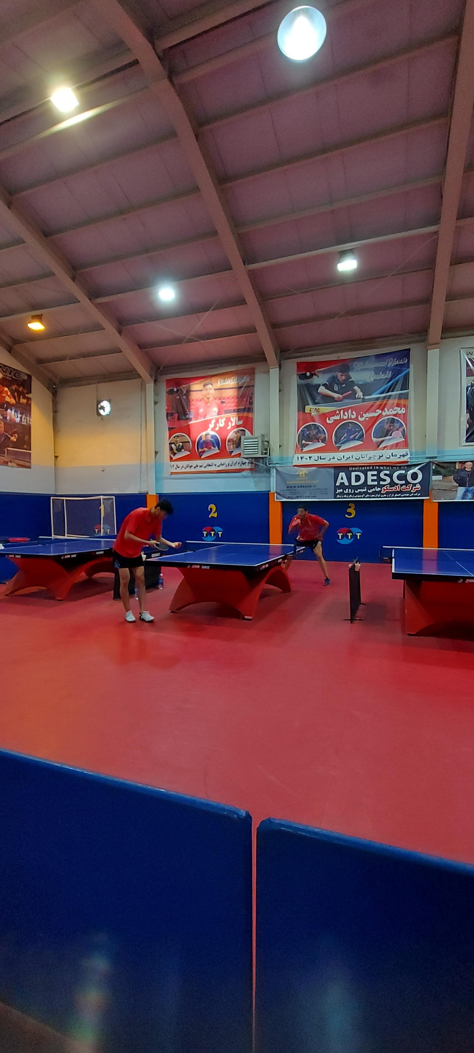 عکس سالن ورزشی توحید
