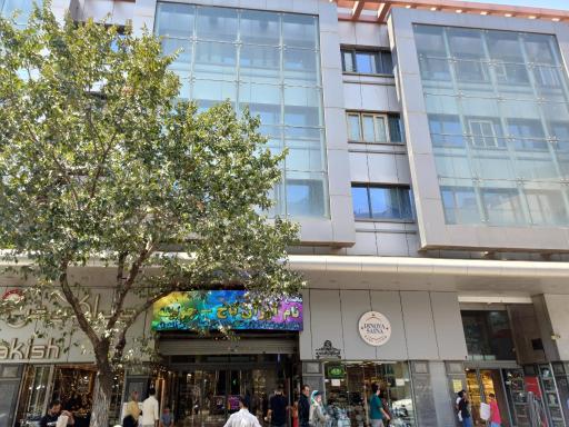 عکس پاساژ نام آوران تاج