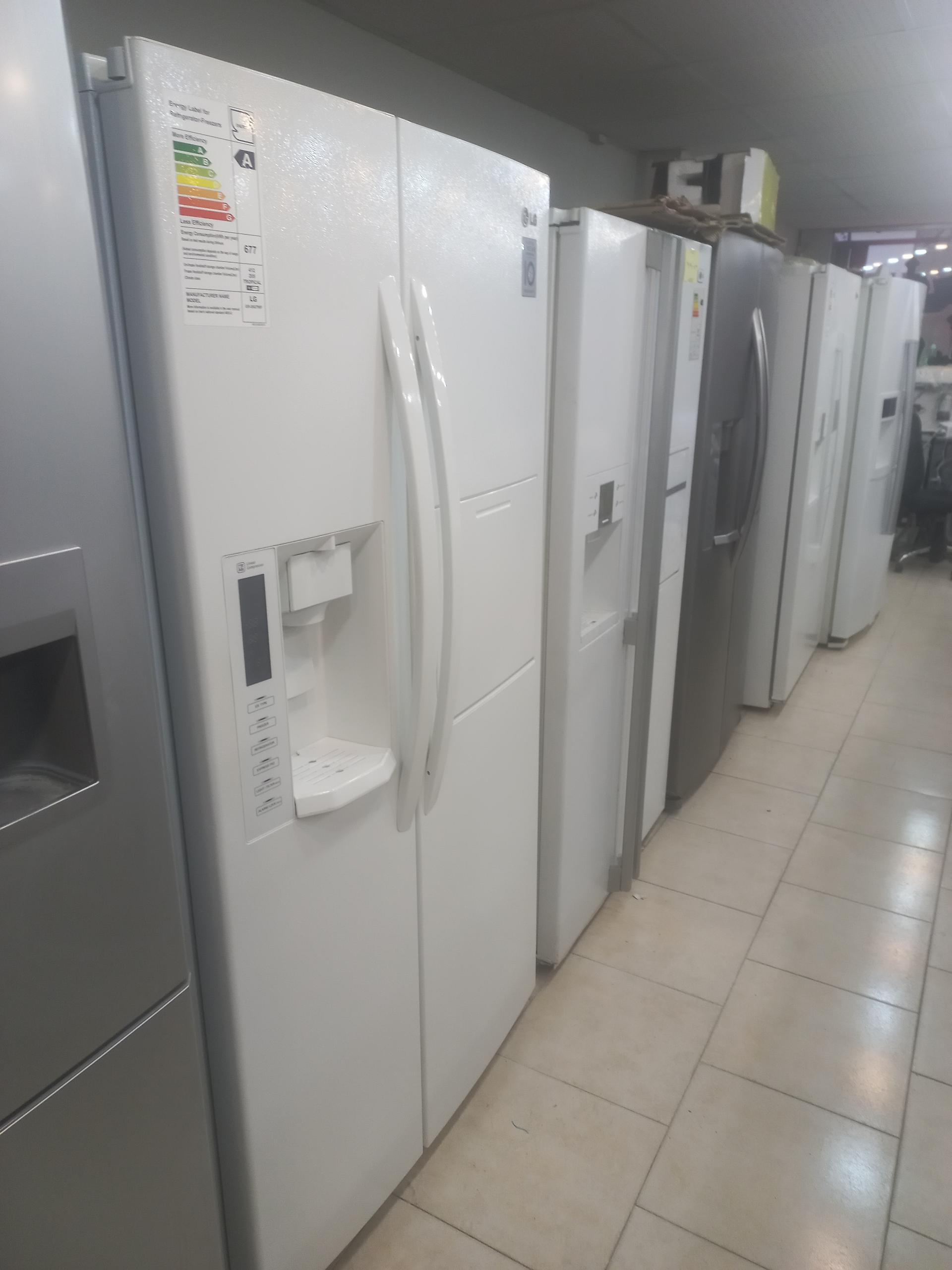 عکس فروشگاه لوازم خانگی الجی و سامسونگ