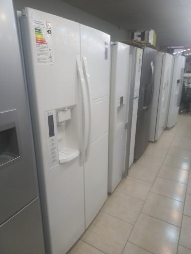 عکس فروشگاه لوازم خانگی الجی و سامسونگ