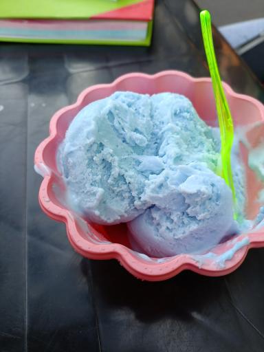 عکس آبمیوه و بستنی عمو امیر