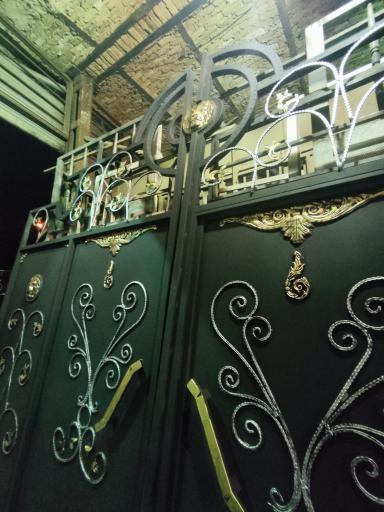 عکس درب و پنجره فروشی