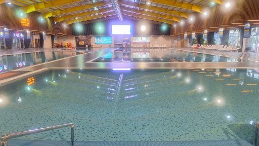 عکس استخر آفتاب انقلاب