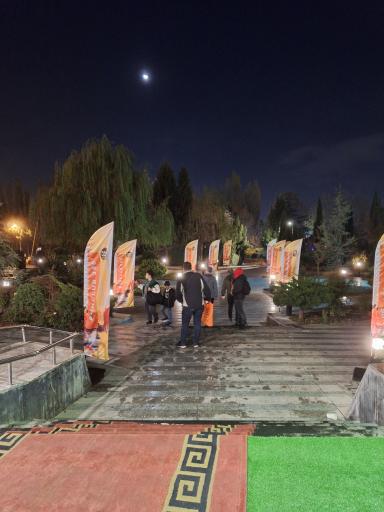 عکس استخر آفتاب انقلاب