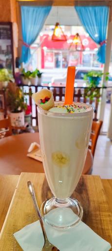 عکس کافه چوب 