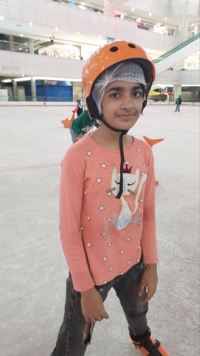 عکس پاتیناژ پدیده شاندیز (اسکیت روی یخ)