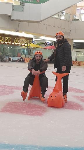 عکس پاتیناژ پدیده شاندیز (اسکیت روی یخ)