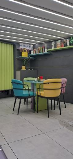 عکس کافه کتاب ارجمند