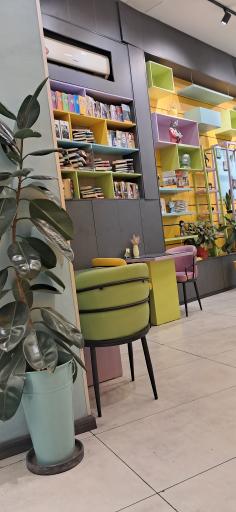 عکس کافه کتاب ارجمند