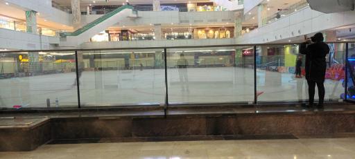 عکس پاتیناژ پدیده شاندیز (اسکیت روی یخ)