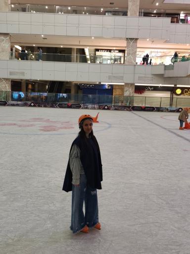 عکس پاتیناژ پدیده شاندیز (اسکیت روی یخ)