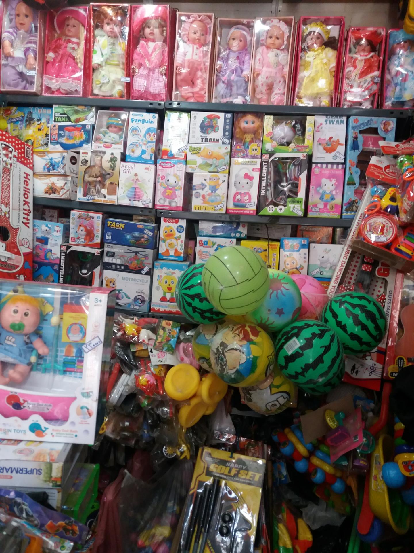 عکس فروشگاه اسباب بازی