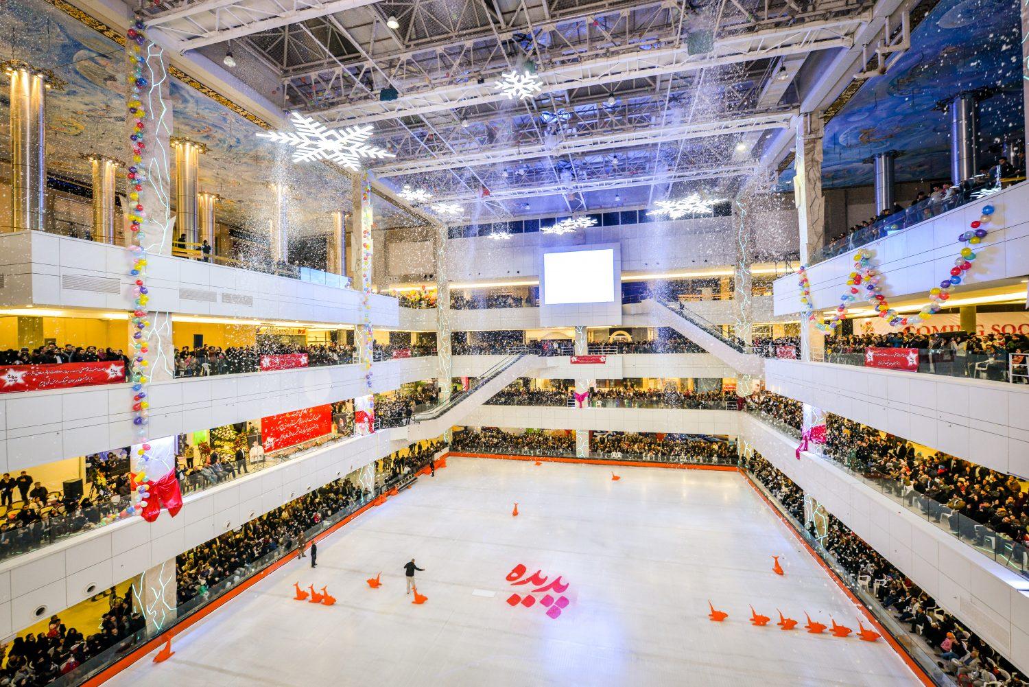 عکس پاتیناژ پدیده شاندیز (اسکیت روی یخ)