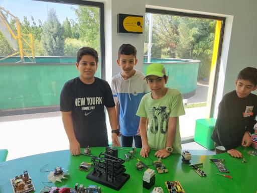 عکس مدرسه غیردولتی پیشرو ۲