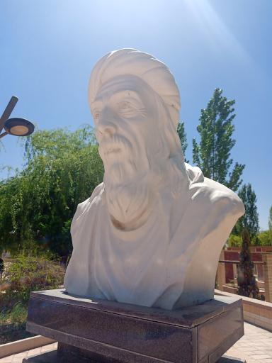 عکس یادبود خواجوی کرمانی