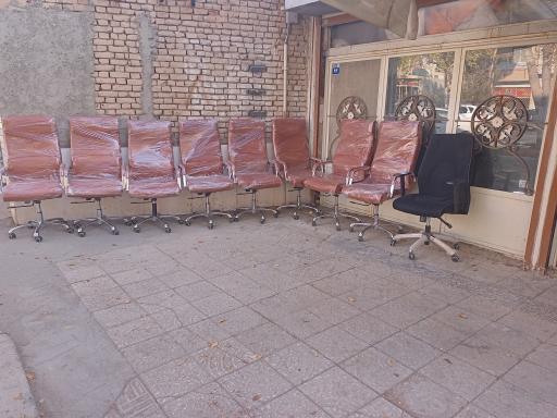 عکس تعمیرات صندلی اداری چوبیک