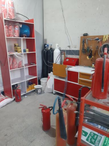 عکس تجهیزات آتشنشانی و شارژ کپسول درسا انرژی