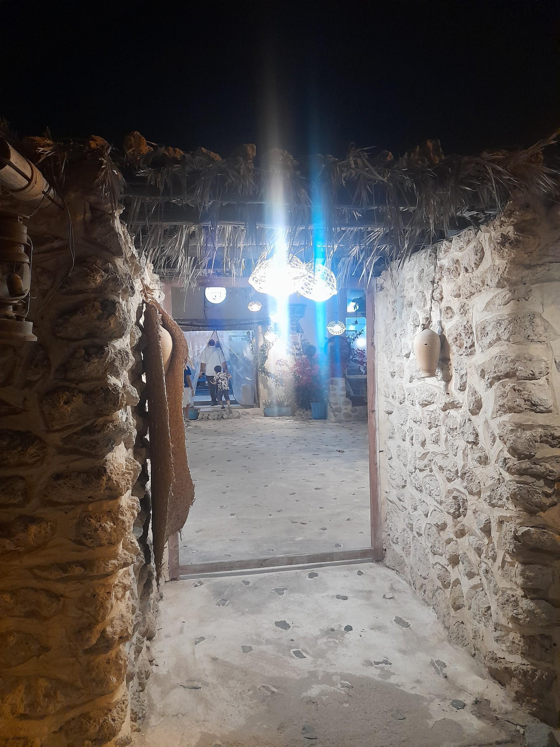 عکس کافه رستوران برقع