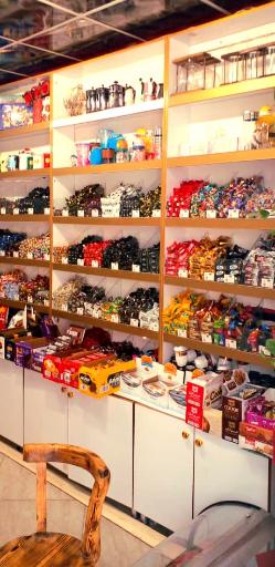 عکس قهوه شکلات سعدی شعبه 3