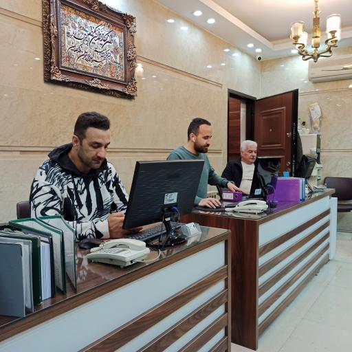 عکس مشاورین املاک آرمان