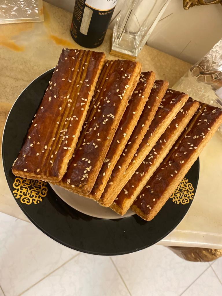 عکس شیرینی گل سرخ در تبریز