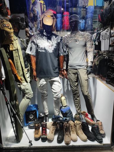 عکس فروشگاه لوازم کوهنوردی مرادی