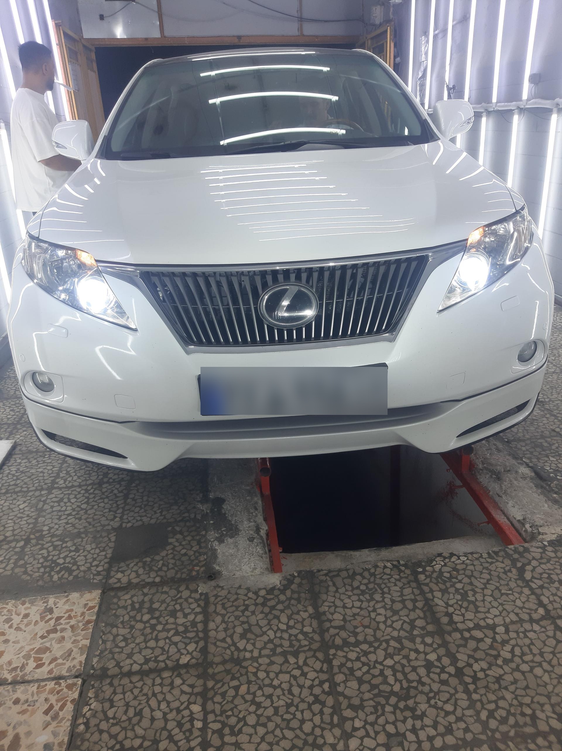 عکس کارشناسی و تشخیص رنگ خودرو دوج