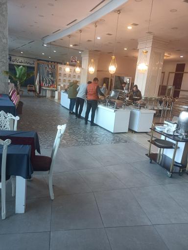 عکس رستوران وی آی پی