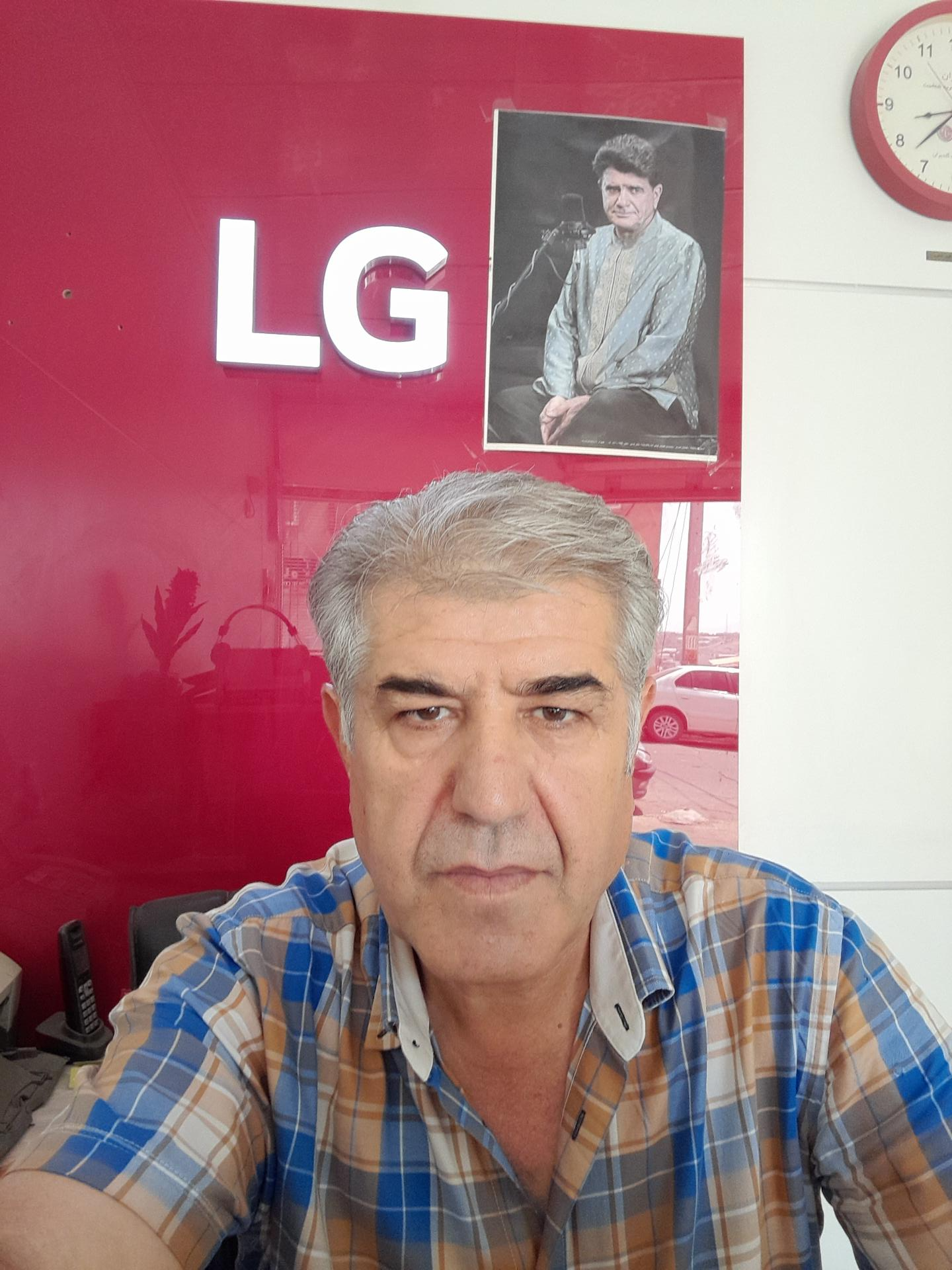 عکس مرکز خدمات ال جی و امرسان شاکری