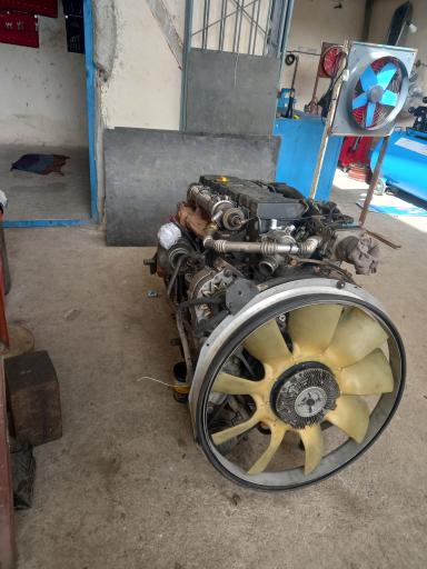 عکس تعمیرگاه تخصصی رنومیدلام حسین جعفرپور