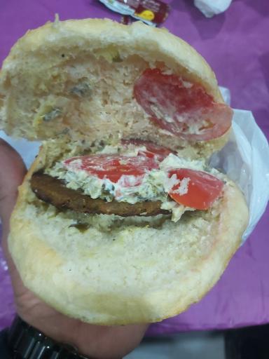 عکس رستوران شب چره مدرس