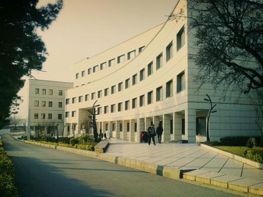 عکس دانشکده فنی و مهندسی دانشگاه آزاد تهران شمال