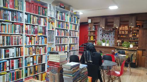 عکس کتاب فروشی فرهنگستان سیرجان