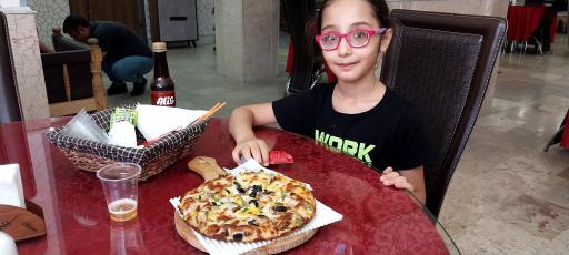 عکس تالار، کافه رستوران و استخر پردیس البرز