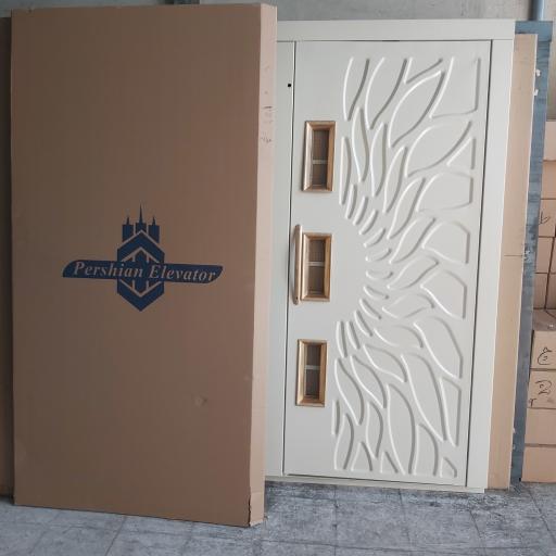 عکس درب لولایی آسانسور پرشین 