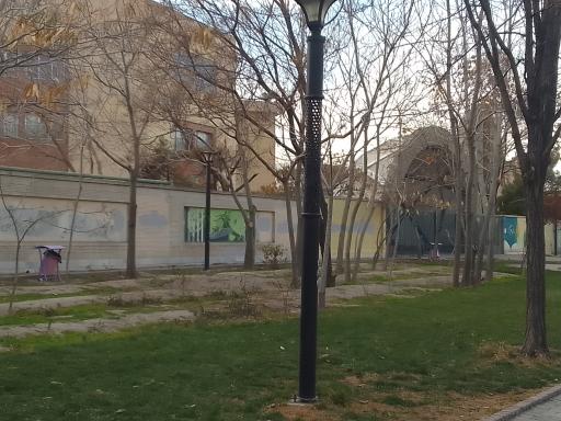 عکس دبیرستان دخترانه منصوره بادامچی