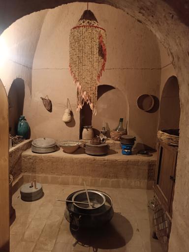 عکس بوم گردی نوش آفرین