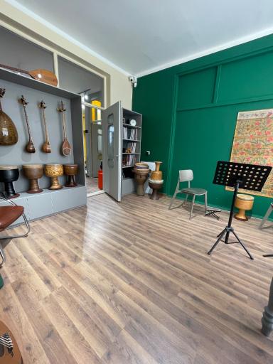 عکس آموزشگاه موسیقی ردیف