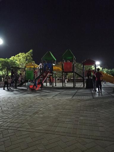 عکس پارک بازی کودکان